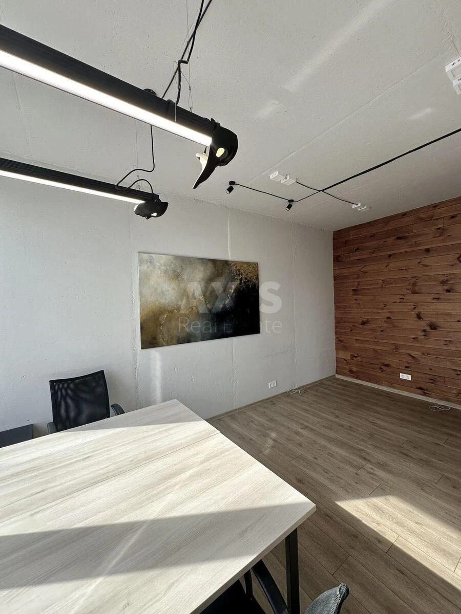 Office pr-t Berestejskij 24, 76m2713574