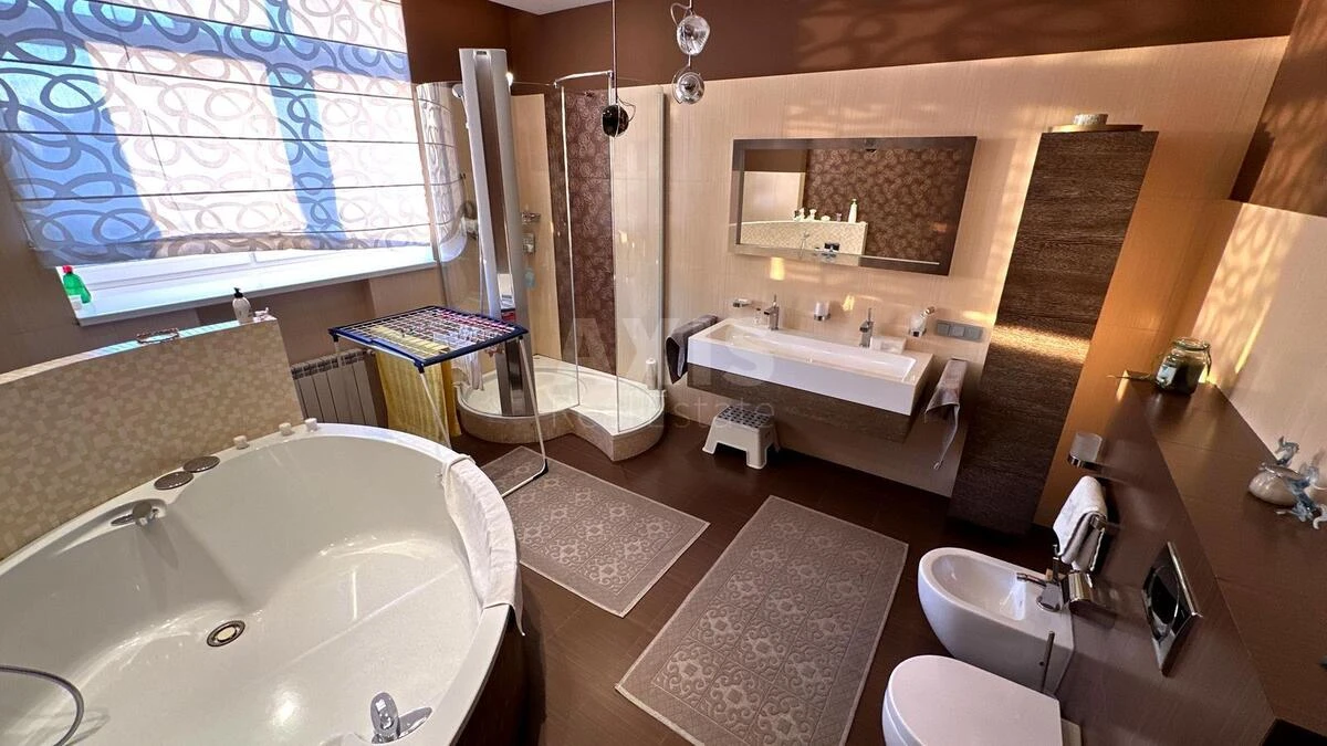 5k apartment vul. Dmytrivs'ka 696641613