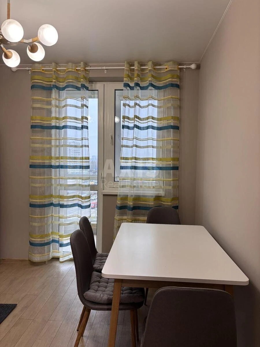 1k apartment vul. Revuc'kogo 40В652413