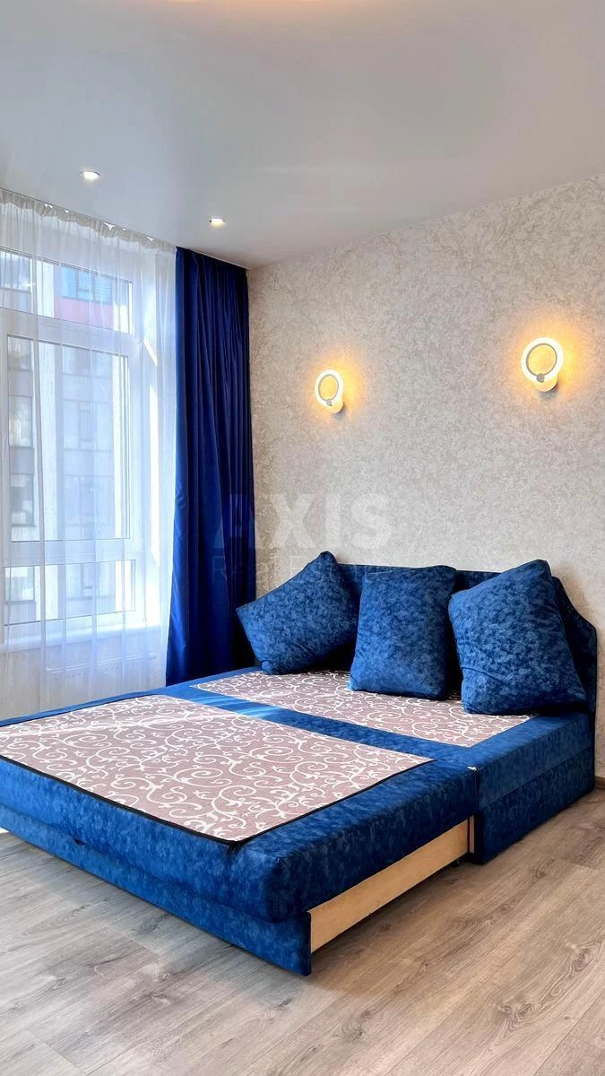 1k apartment pr-t Komarova Kosmonavta 13669875