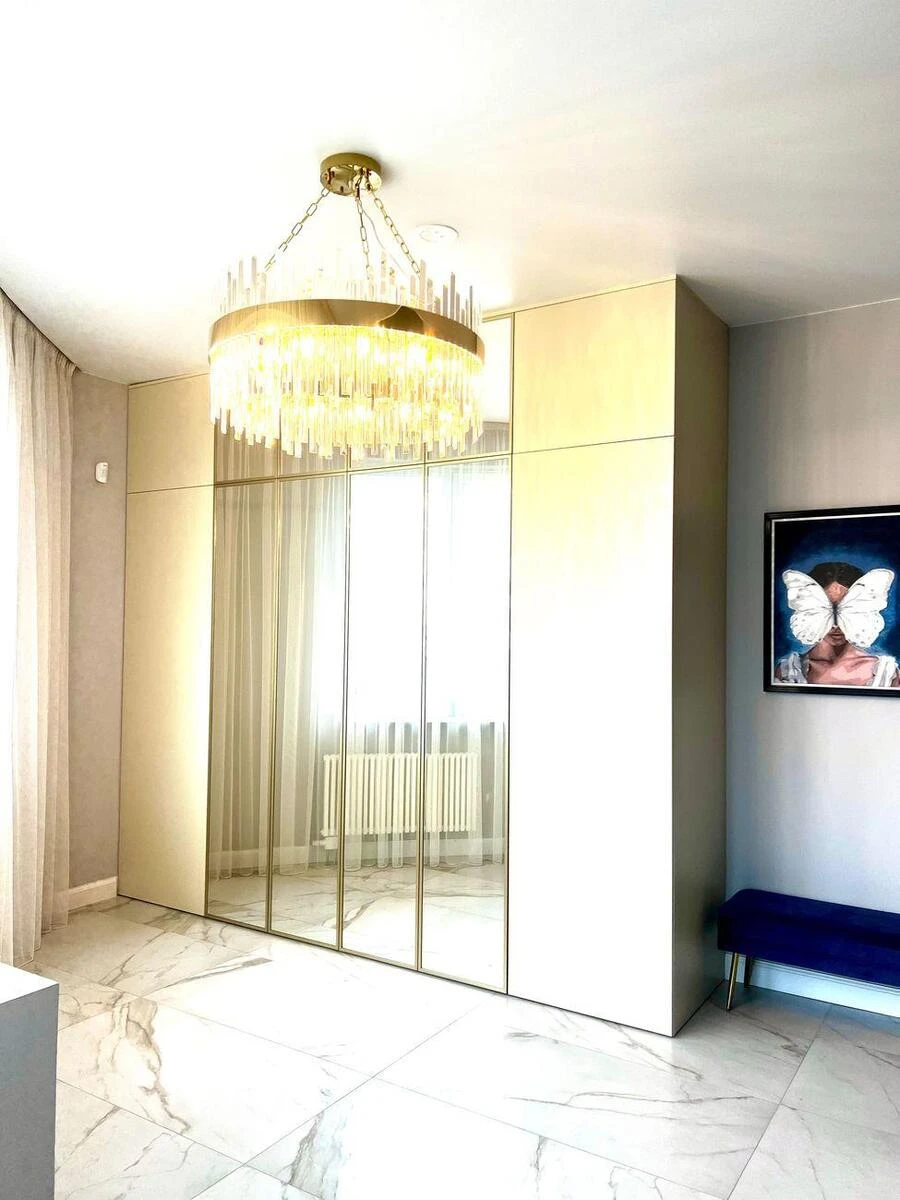 4к квартира ул. Вышгородская 45599945