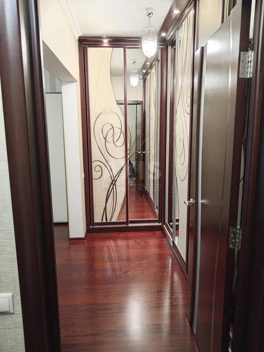 1k apartment vul. Krakivs'ka 13Б6451415