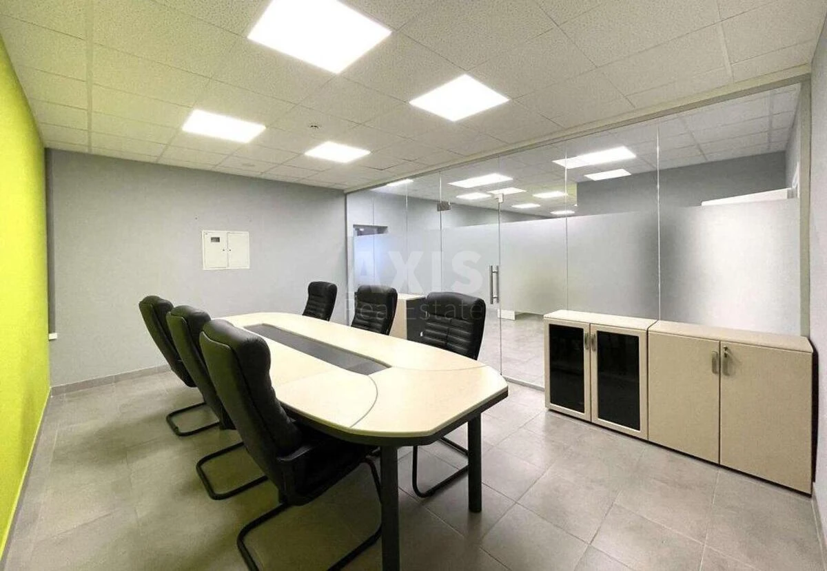 Office vul. Lavrs'ka 16, 208m2650755