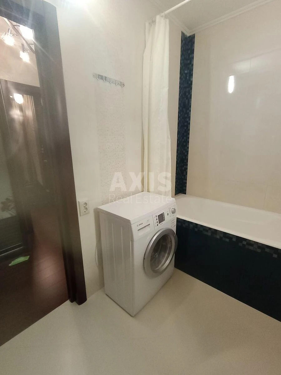 1k apartment vul. Krakivs'ka 13Б6451412