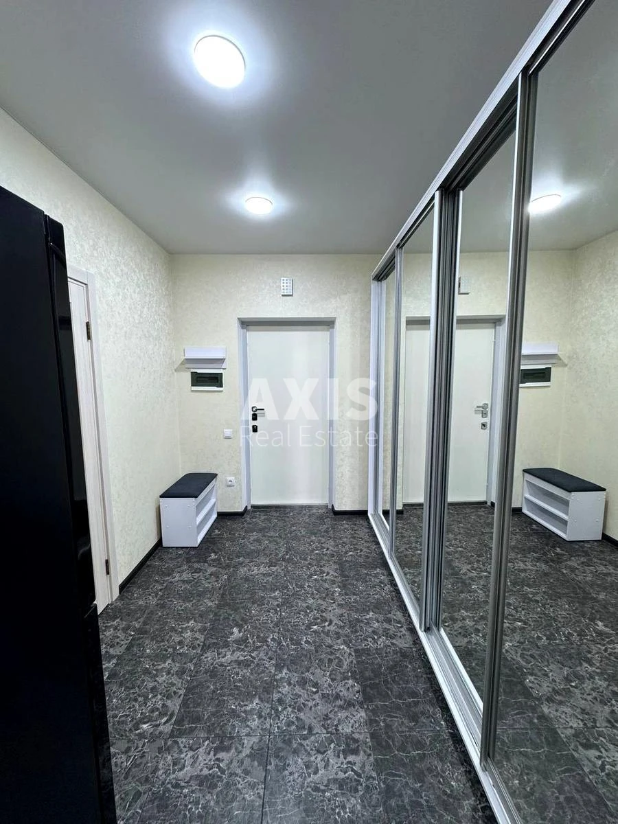 1k apartment vul. Central'na 19616306