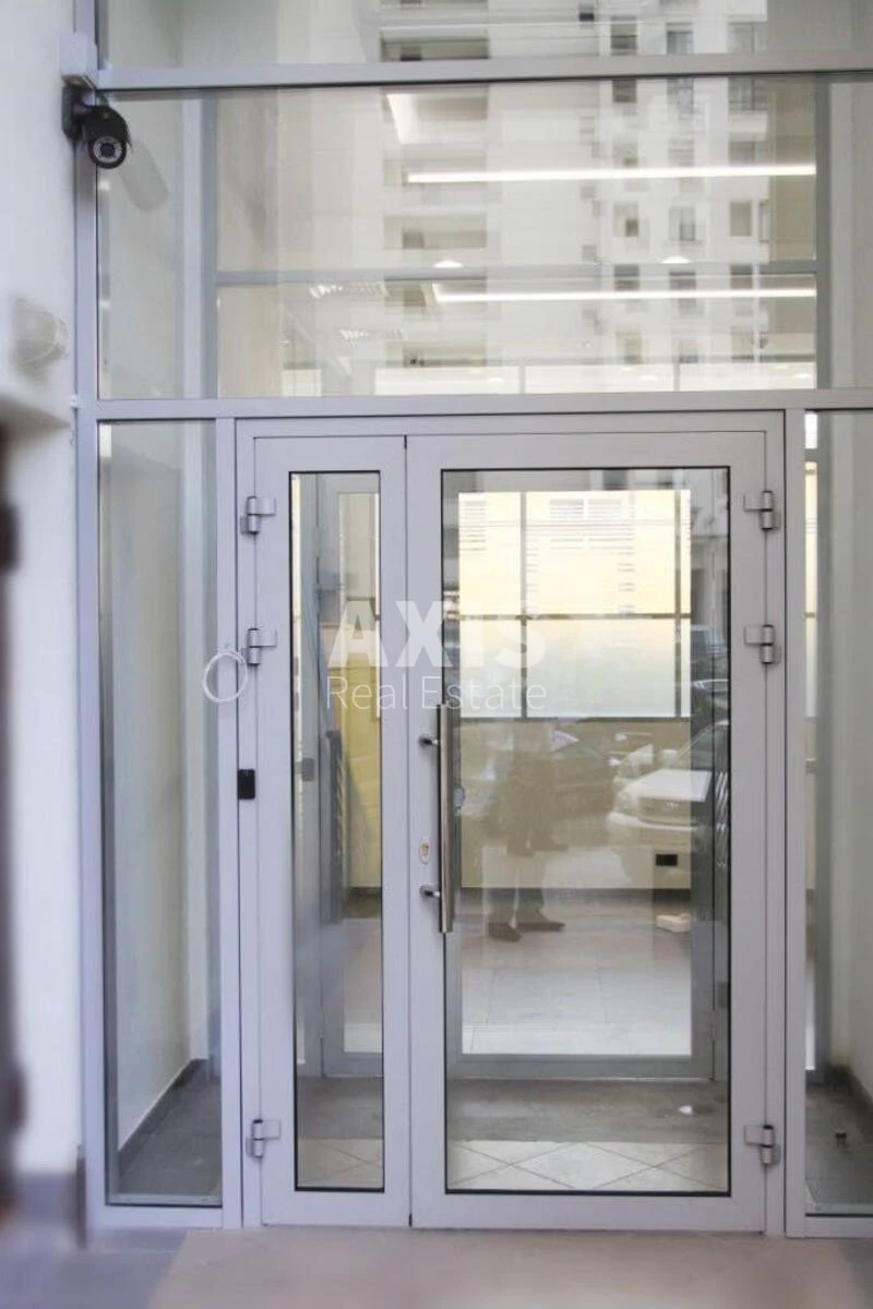 Office vul. Jevgena Konoval'cja 44A, 400m2651805