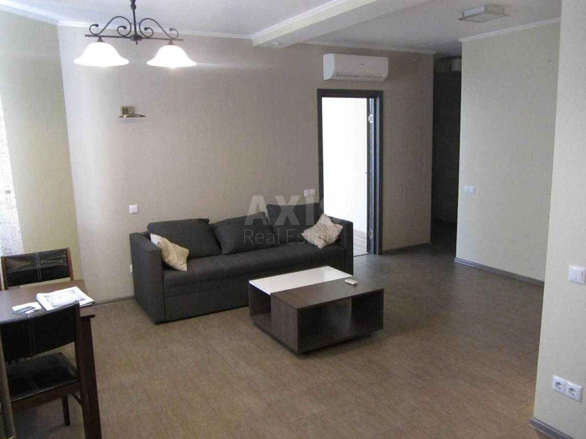 2к квартира ул. Ахматовой Анны 30682371
