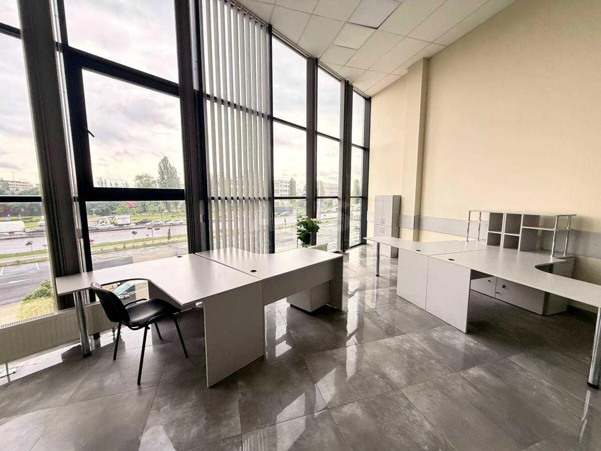 Office pr-t Bazhana Mykoly 17А, 183m27127417