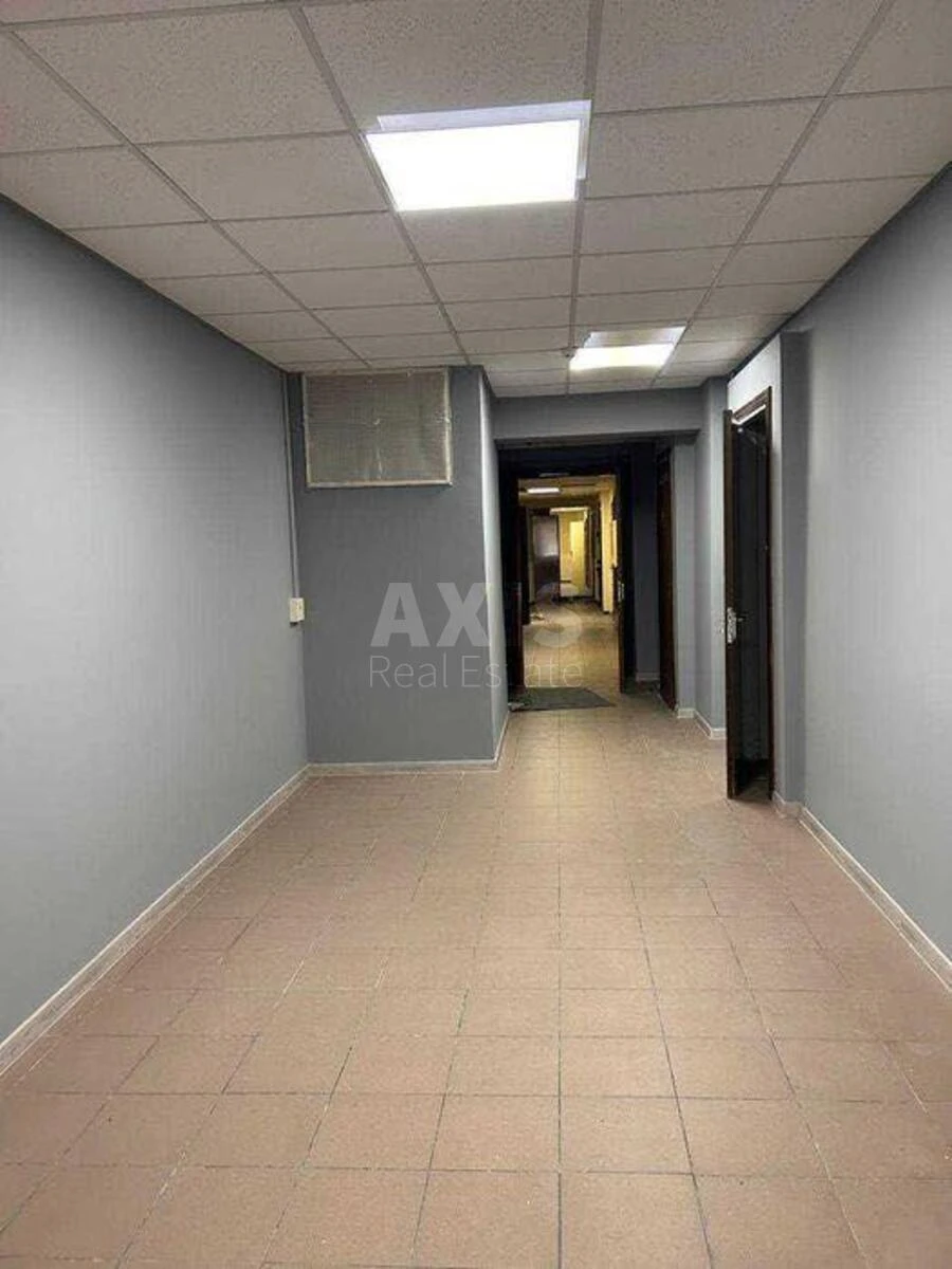 Office vul. Dmytrivs'ka 18/24, 1070m2675891