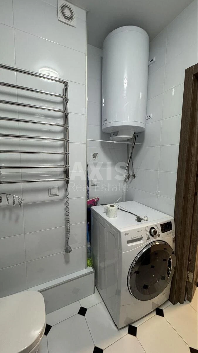 1к квартира пр-т Берестейский 67659525