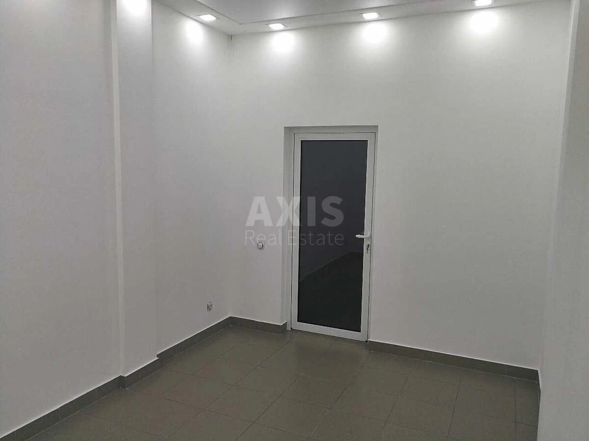 Trade object vul. Surykova 3А, 330m2674247