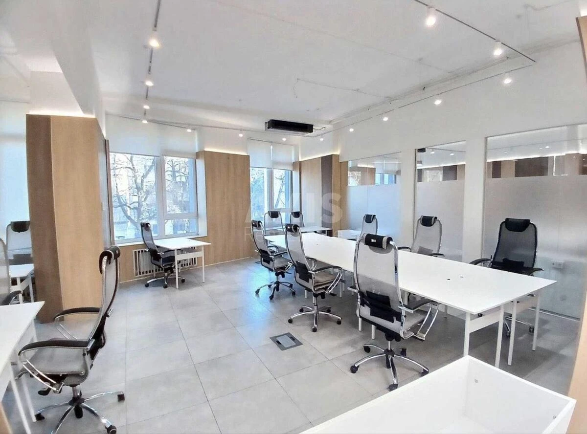Office vul. Sichovyh Stril'civ 44А, 251m2674920