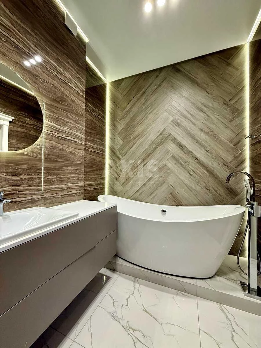 2к квартира ул. Александра Конисского 22А7056614