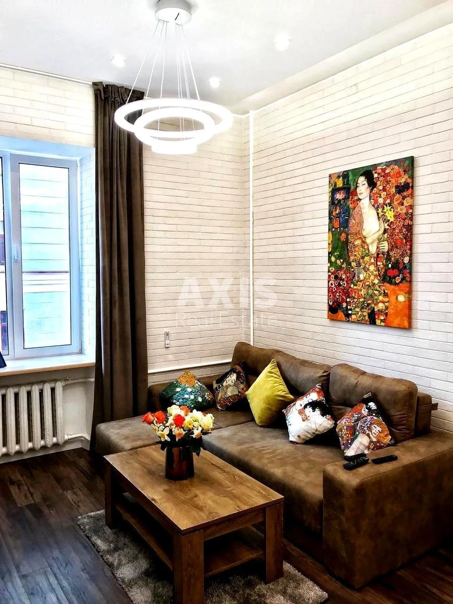 2k apartment prov. Myhajlivs'kyj Twenty amps658160