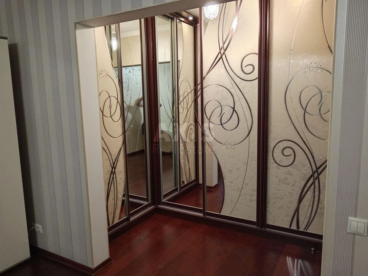 1k apartment vul. Krakivs'ka 13Б6451413