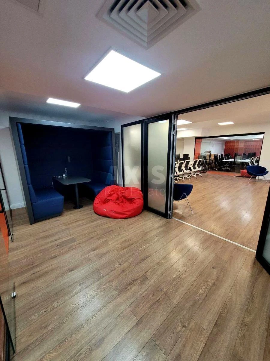 Office vul. Skoropads'kogo Pavla 39, 269m2678697