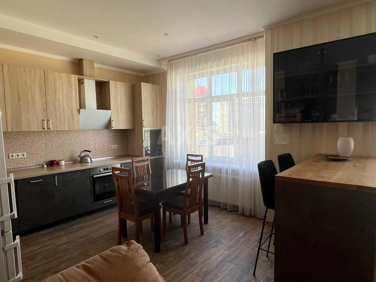 3k apartment vul. Jevgena Konoval'cja 36Е68401