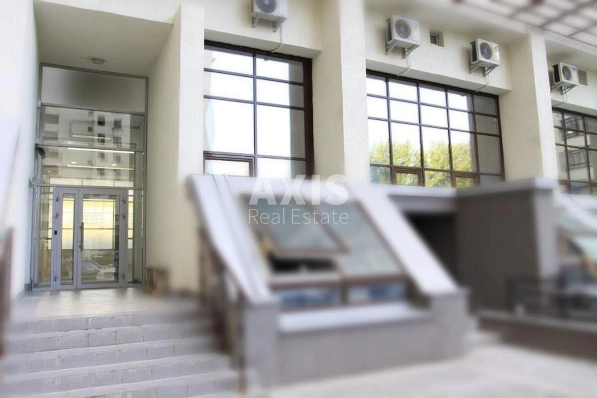 Office vul. Jevgena Konoval'cja 44A, 400m2651806