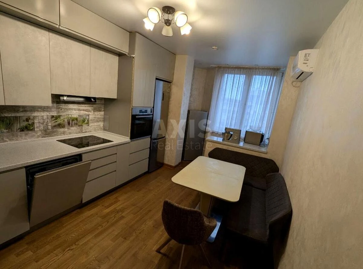 4к квартира ул. Ахматовой Анны 3066531