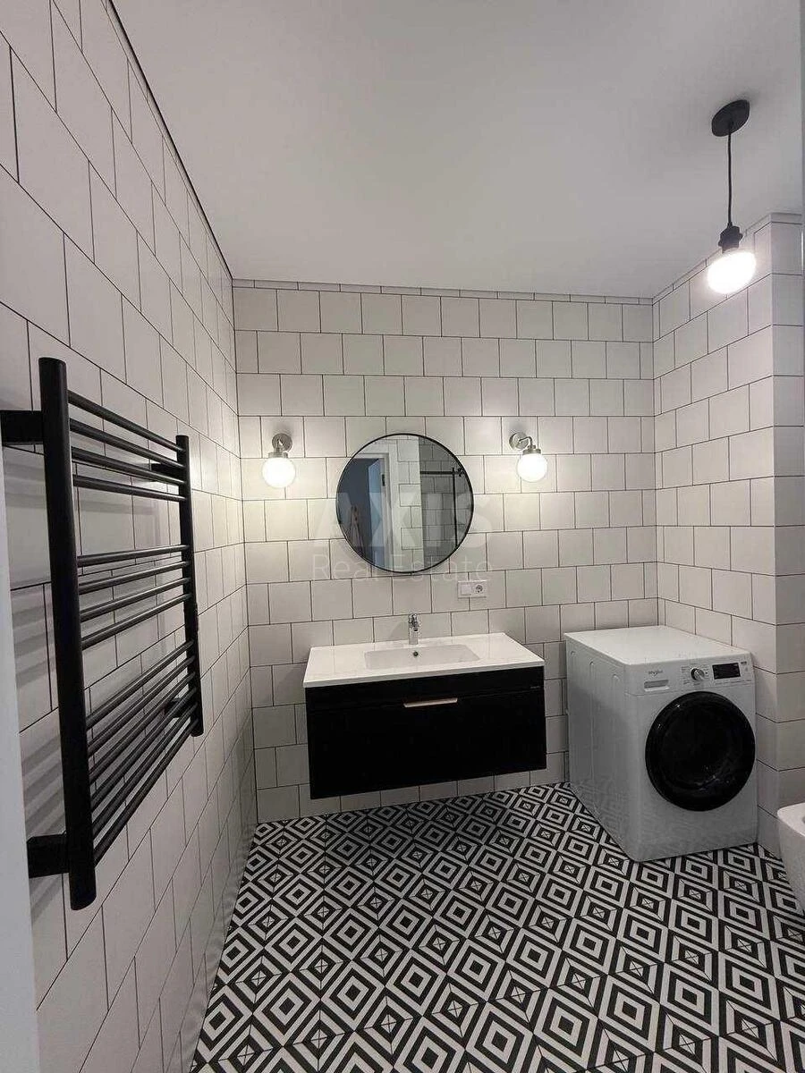 1k apartment nab. Dniprovs'ka 15699344