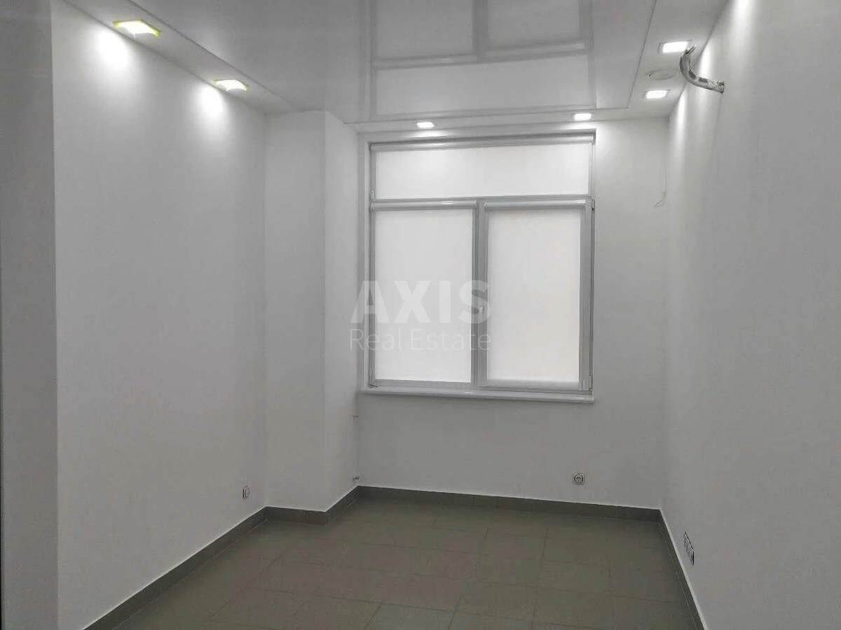 Trade object vul. Surykova 3А, 330m2674248