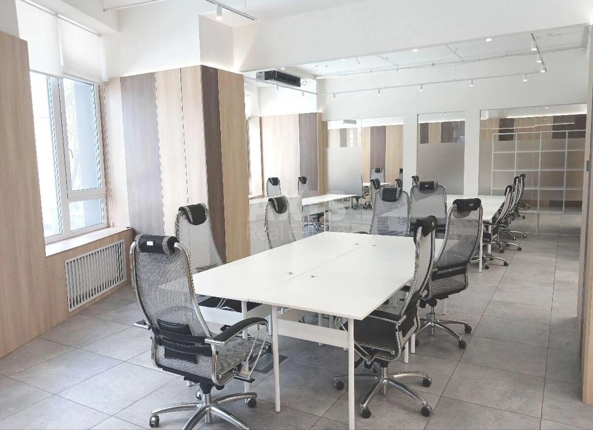 Office vul. Sichovyh Stril'civ 44А, 251m2674921