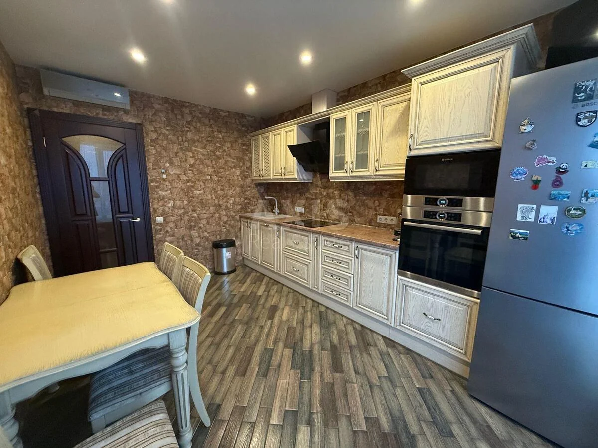 2k apartment vul. Zarichna 1