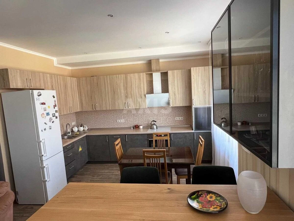 3k apartment vul. Jevgena Konoval'cja 36Е684010