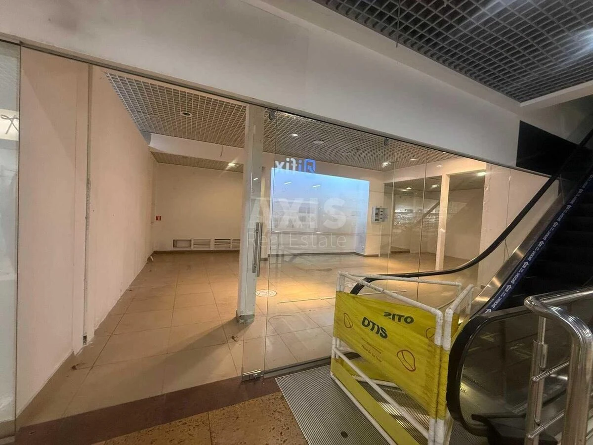 Trade object vul. Sverstjuka Jevgena 2, 81m2648817