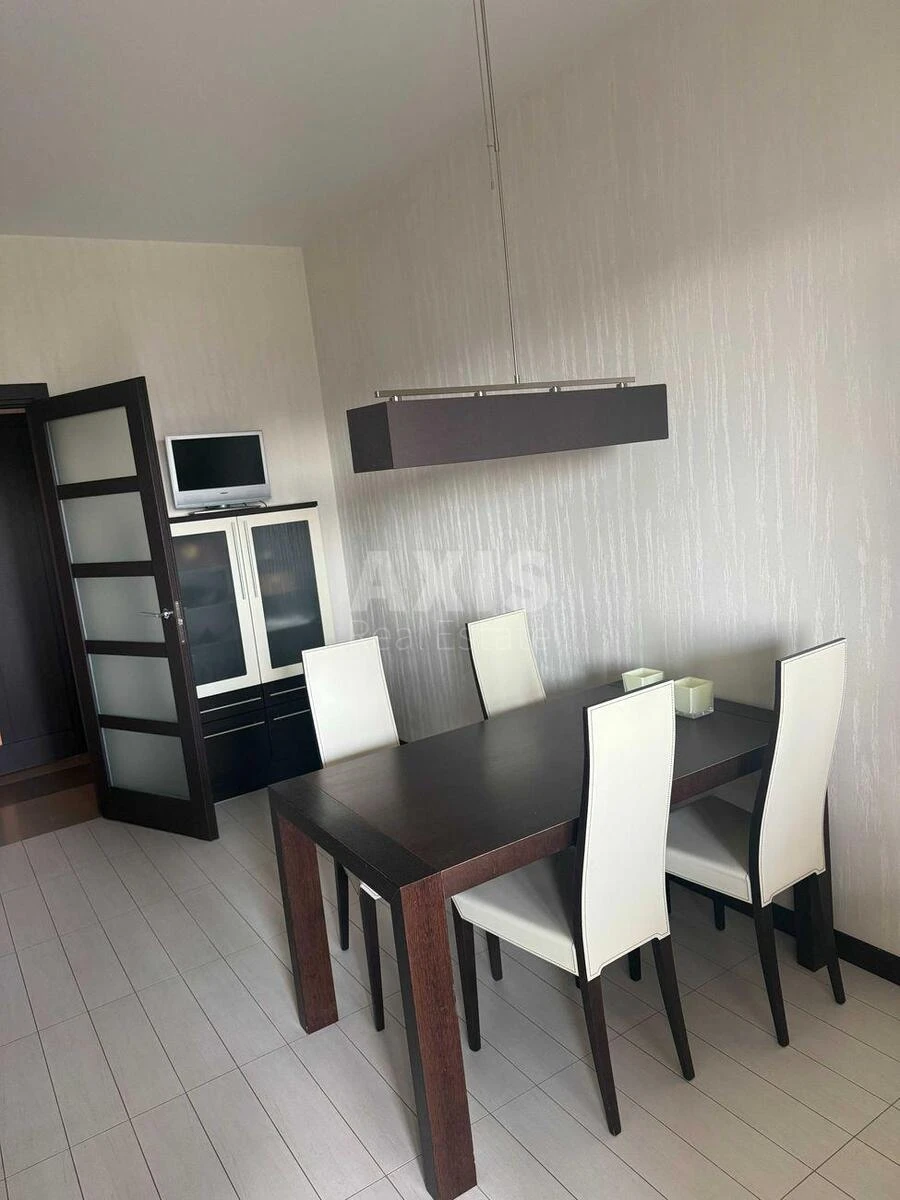 4k apartment pr-t Volodimira Іvasyuka 6, корп. 6685400