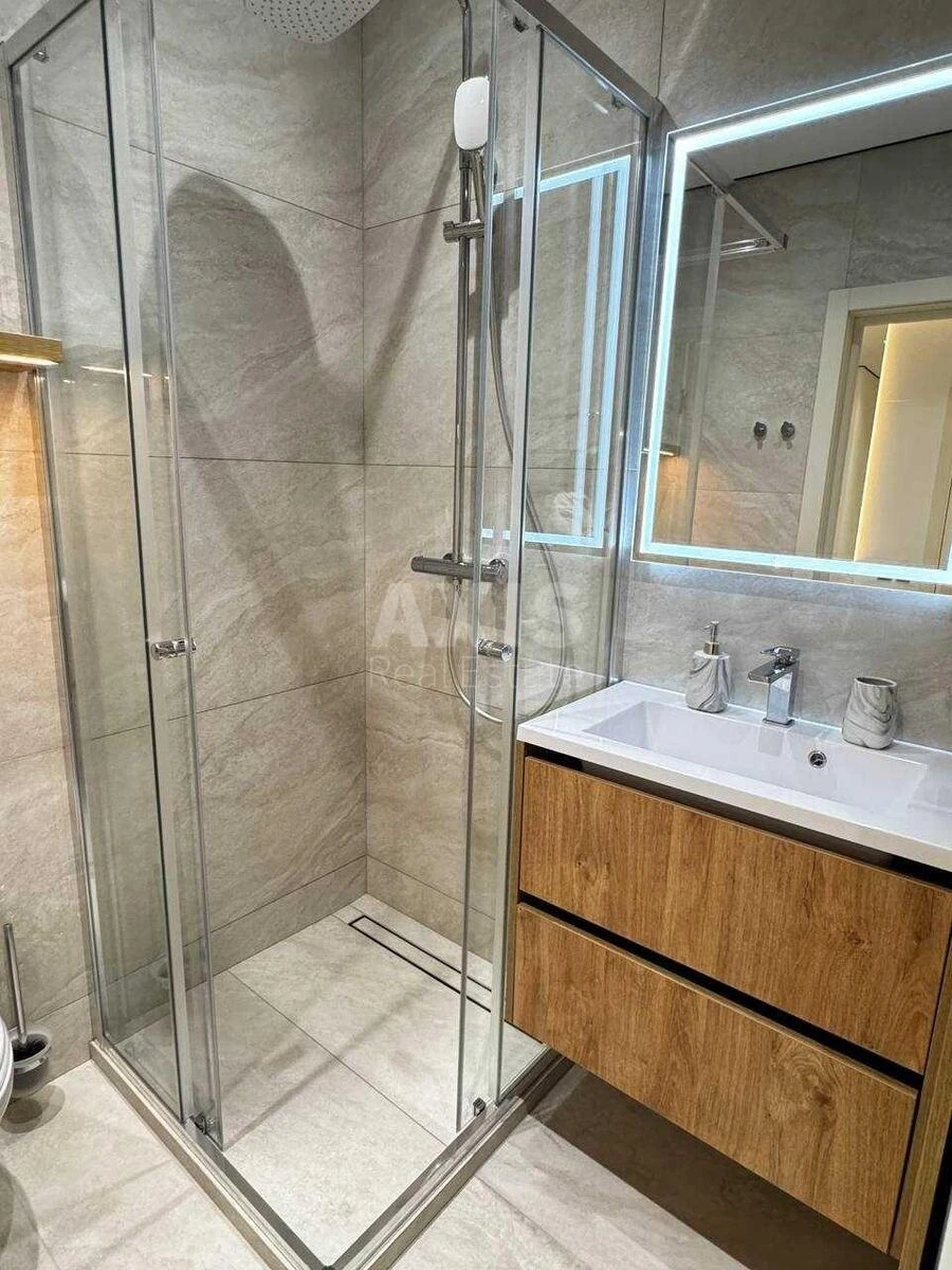 1k apartment pr-t Yevropeyskoho Soyuzu 1630287