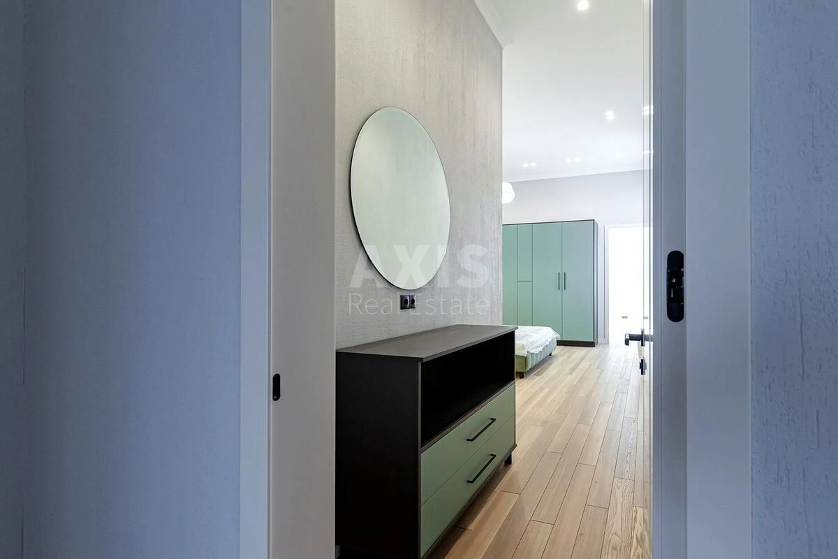 4k apartment vul. Volodymyrs'ka 816333911