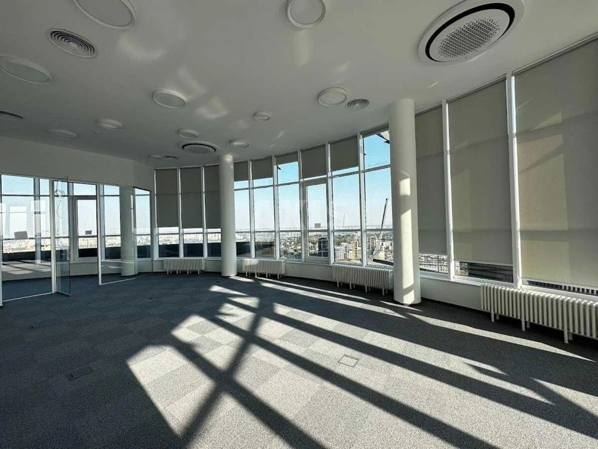 Office bul. Lesi Ukrai'nky 2, 700m26699913