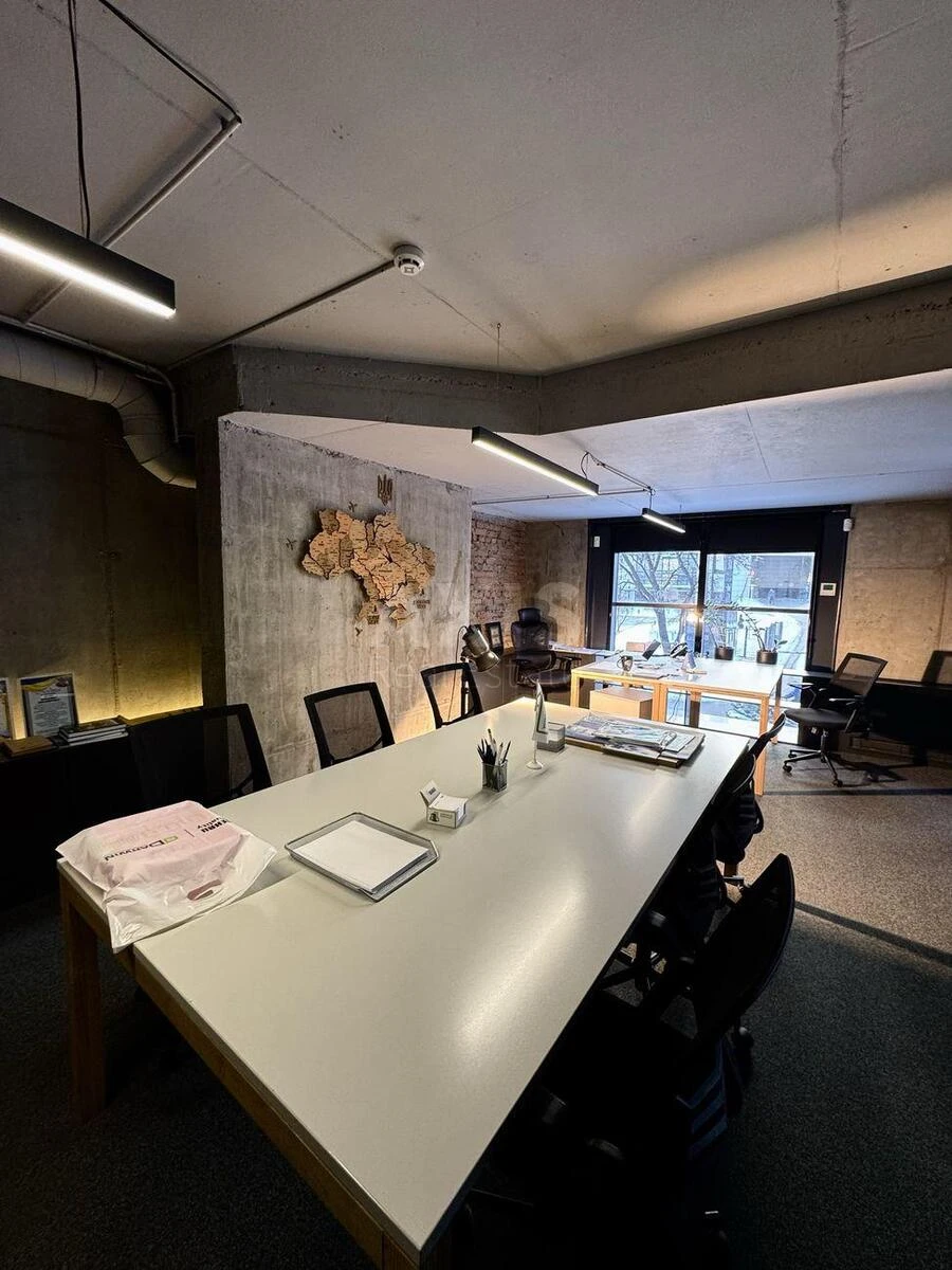 Office vul. Filatova Akademika 2/1, 340m2670205