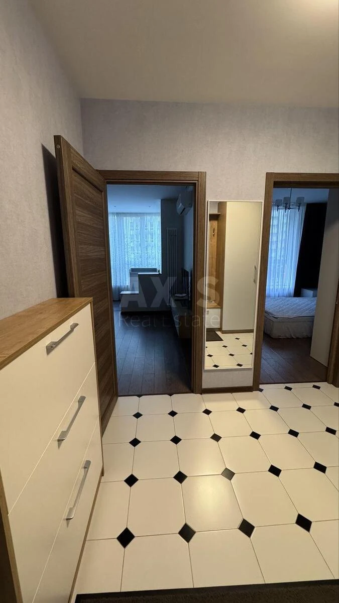 1k apartment pr-t Berestejskij 67659528