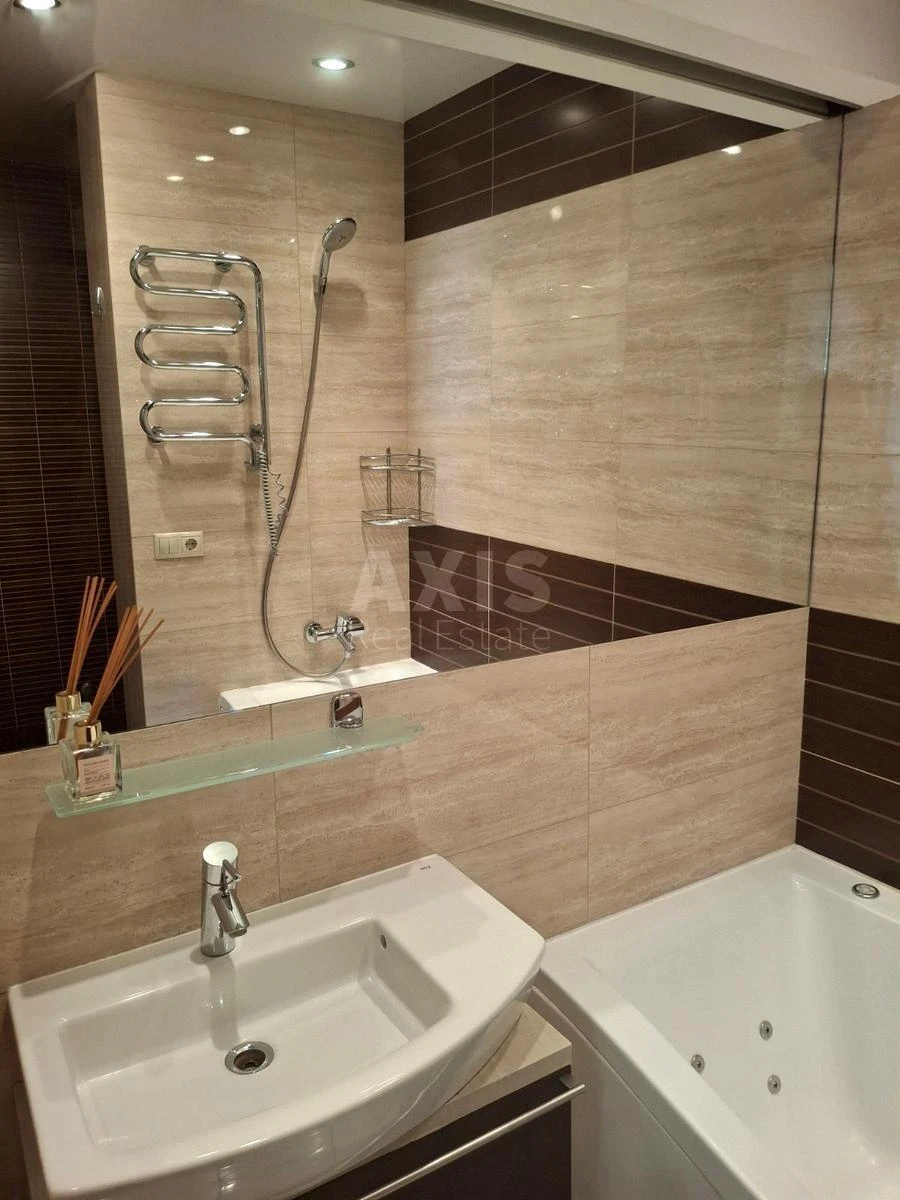 3k apartment vul. Staronavodnyc'ka 8Б639557