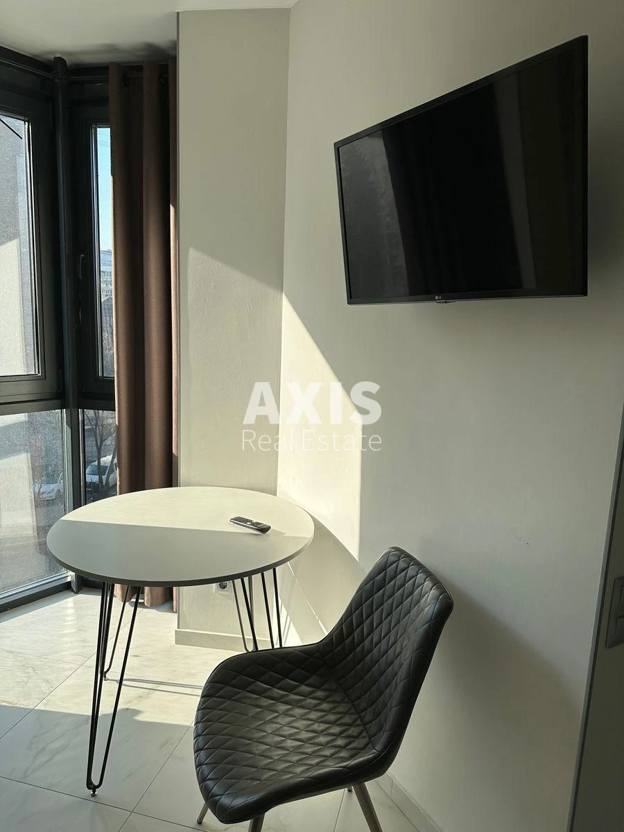 1k apartment vul. Lypkivs'kogo Vasylja Mytropolyta 38495500