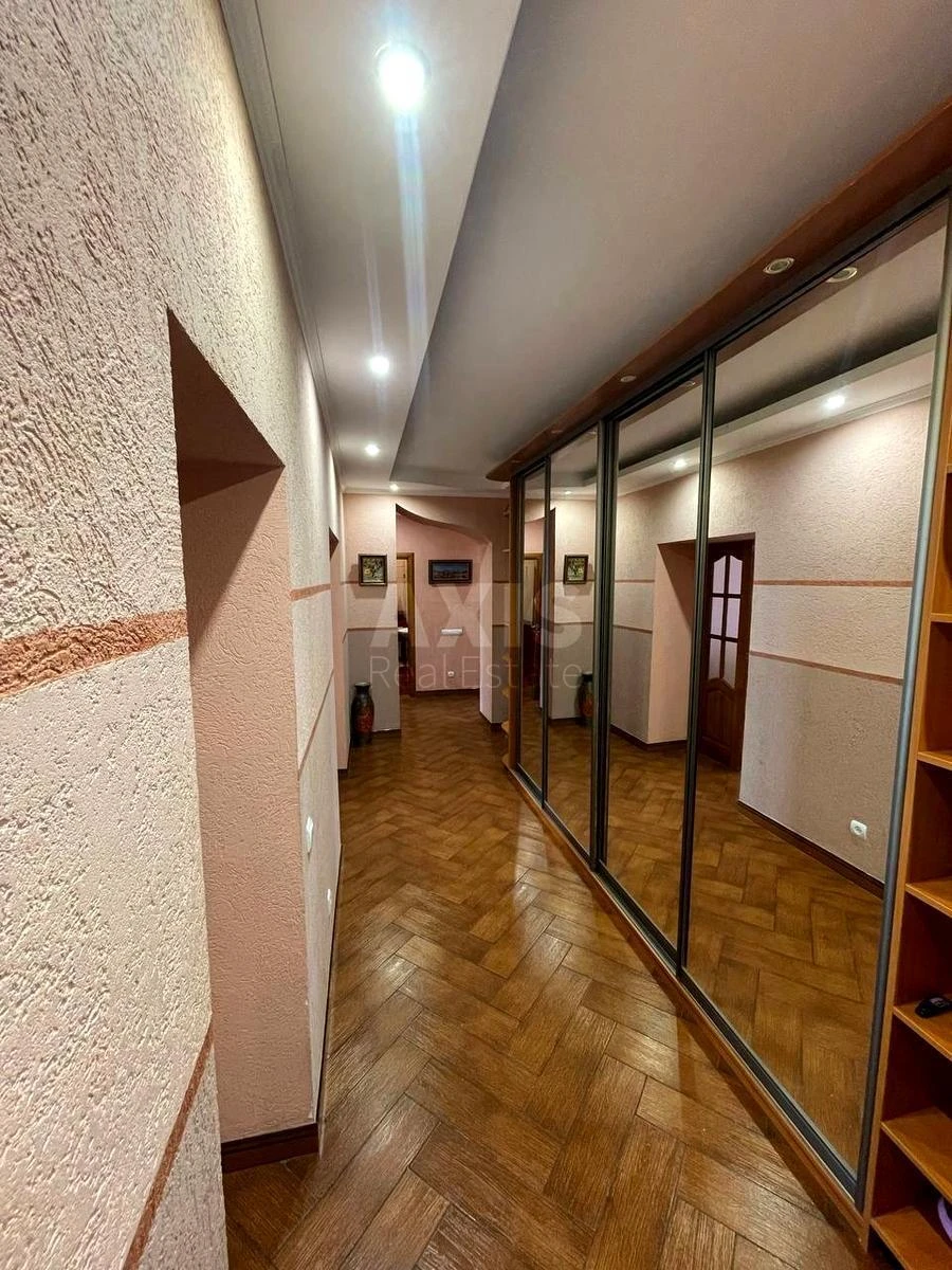 3к квартира ул. Ахматовой Анны 31658138