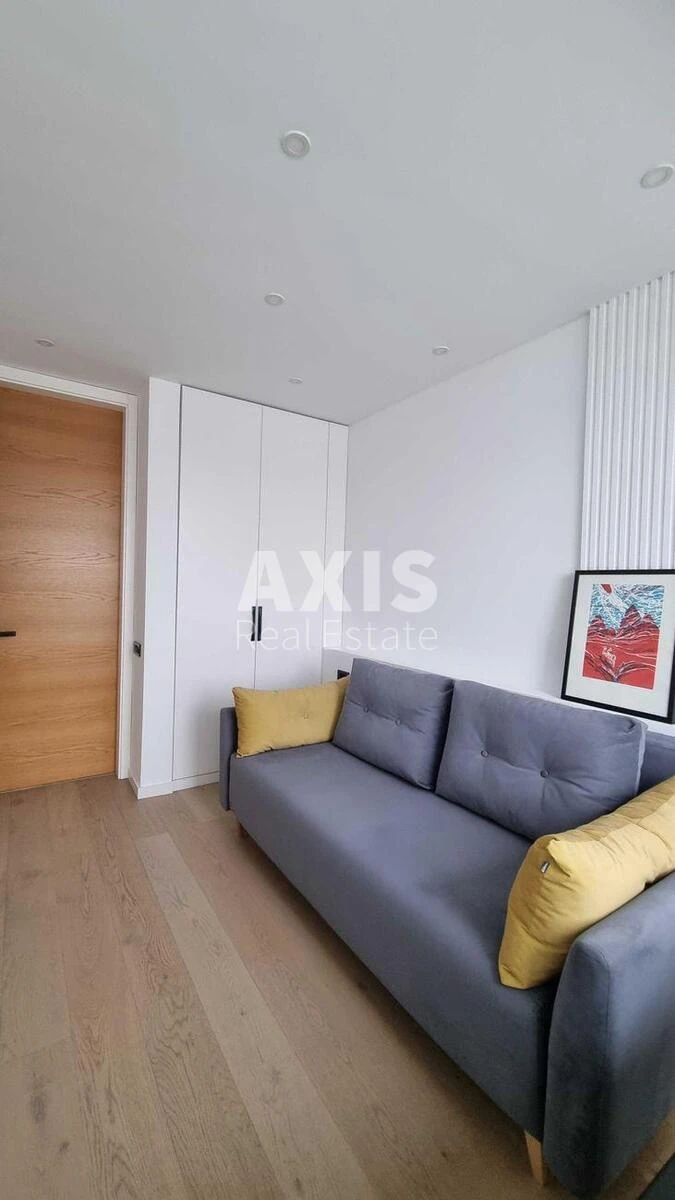 3k apartment vul. Bogatyrs'ka six A650385