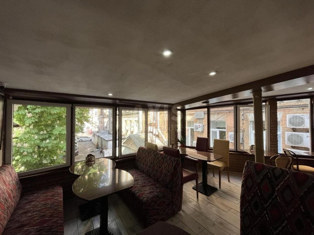 Объект торговли ул. Сагайдачного Петра 10, 220м2644428