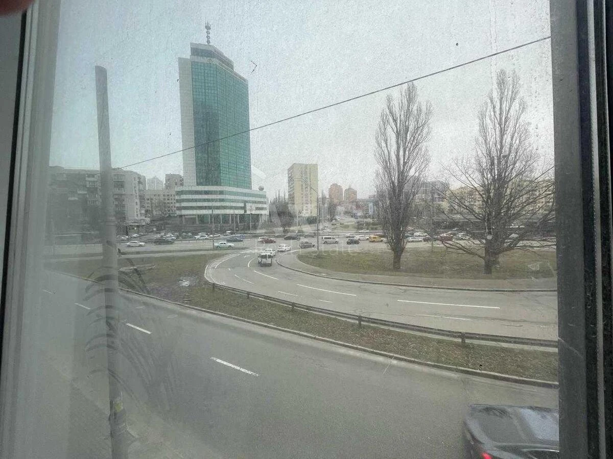 Объект торговли пр-т Берестейский 11Б, 812м2612383