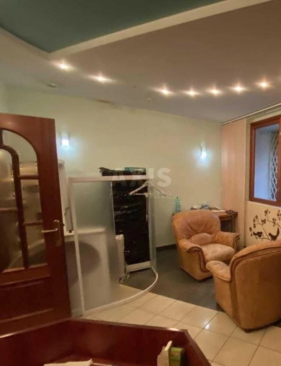 Офис ул. Джона Маккейна 9, 100м2530530