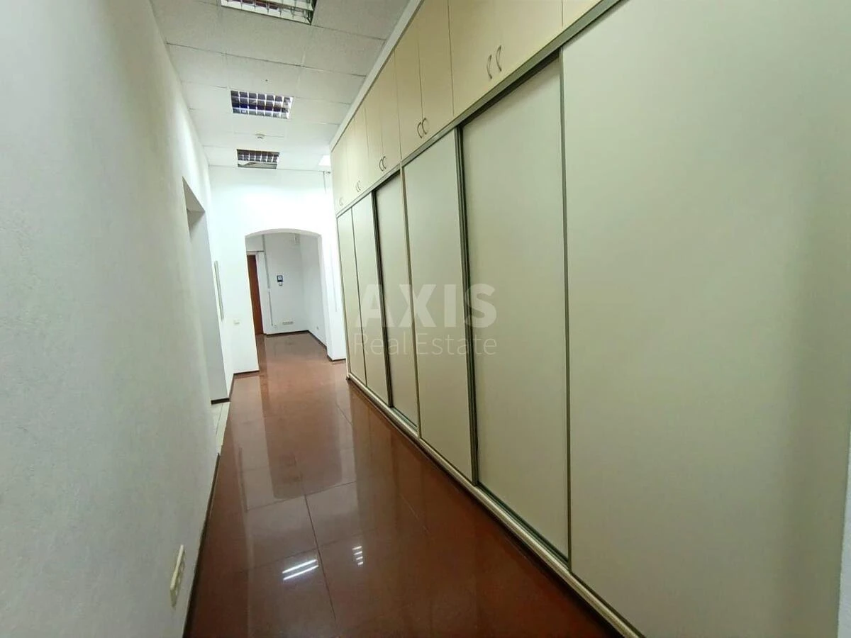 Office vul. Volodymyrs'ka 47, 252m26995911