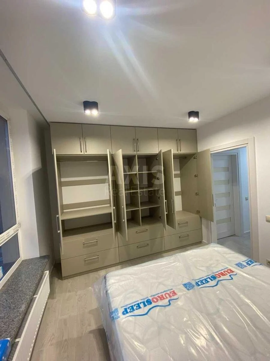 2к квартира ул. Александра Олеся 107153810