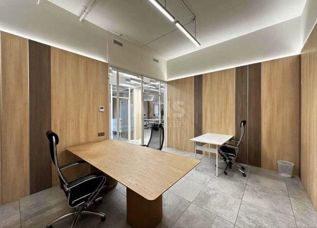 Office vul. Sichovyh Stril'civ 44А, 251m2674924