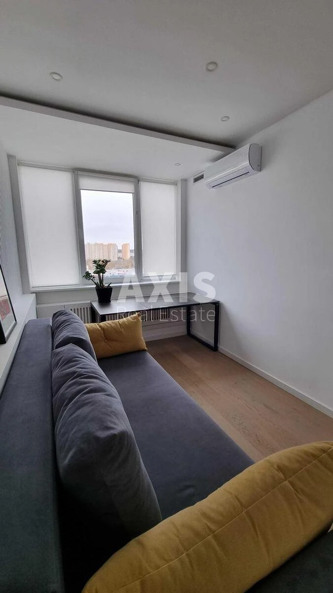 3k apartment vul. Bogatyrs'ka six A650386