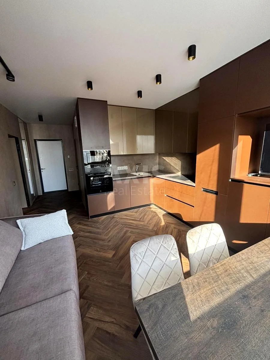 1k apartment vul. Lypkivs'kogo Vasylja Mytropolyta 38