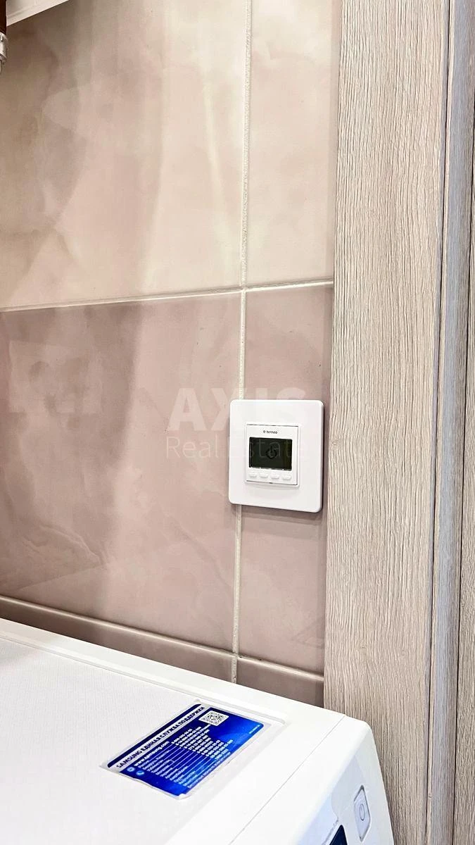 1k apartment pr-t Komarova Kosmonavta 136698711