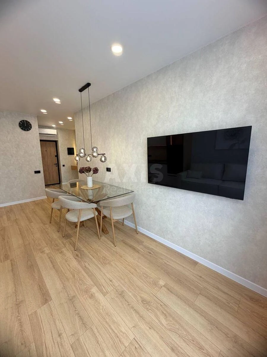 1k apartment vul. Vsevoloda Zmijenka 13715861