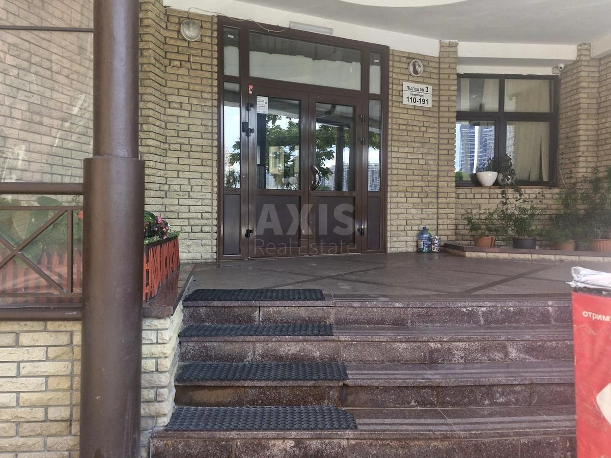 3к квартира ул. Евгения Коновальца 32Б7042310